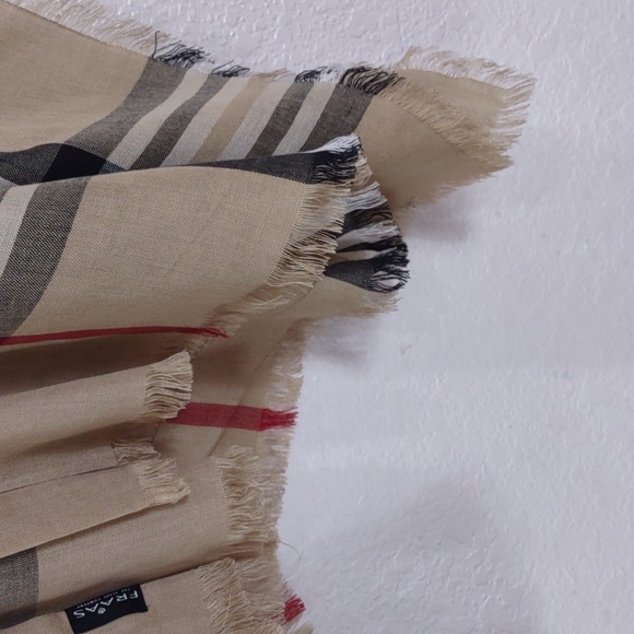 Fraas Lightweight Border Plaid Poncho,Color Camel. - Picture 6 of 13